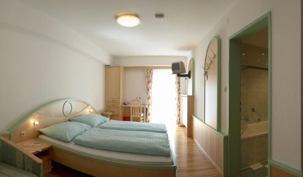 Hotel Zum Kirchenwirt Мариацелль Номер фото