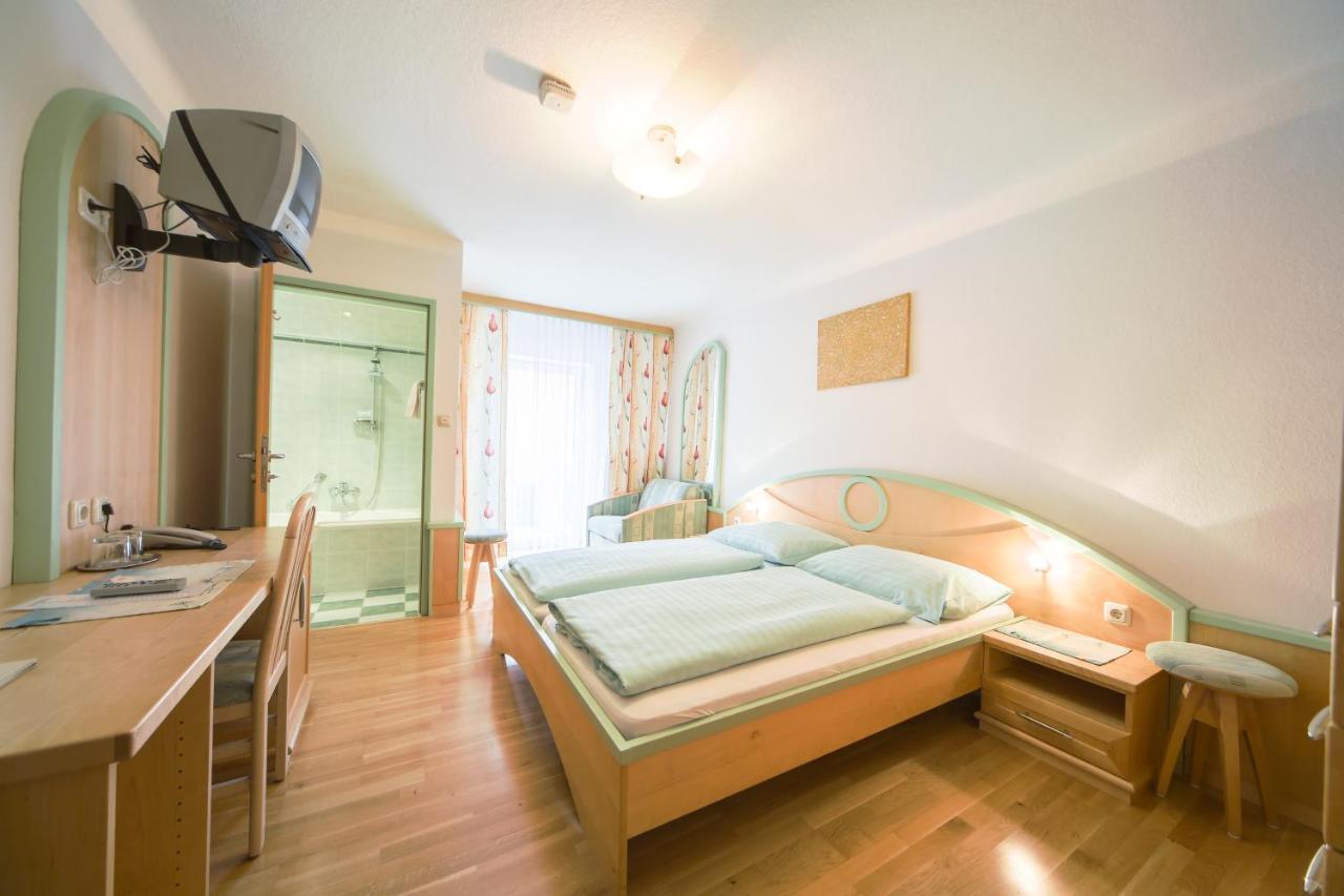 Hotel Zum Kirchenwirt Мариацелль Номер фото